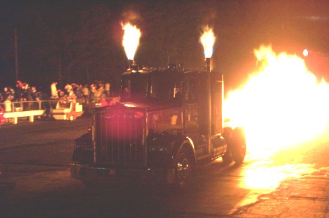 Bob Motz sets the night on fire. Photo by Charlie Willis