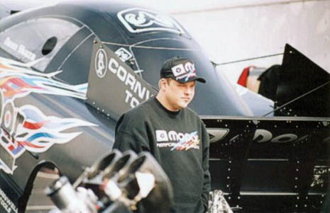 Dean Skuza gets his game face on prior to test runs in Tucson 2002. Photo by Pete Gemar