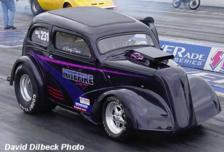 Rickey Bowie led the Classic Thunder Gassers into battle at NMCA Atlanta. Photo by David Dilbeck