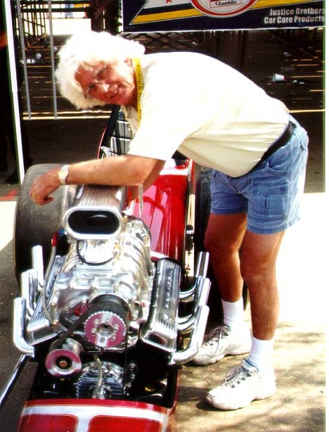 Pit Crew Pete and his work of art at the 2000 CHRR. Photo by Jim Hill