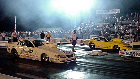 Tom Lee faces off against Terry Leggett in the final round at MIR. Photo by Tim Pratt