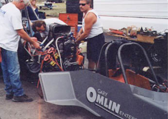 The diehard Omlin crew gets ready at Spokane. Photo by David Hapgood