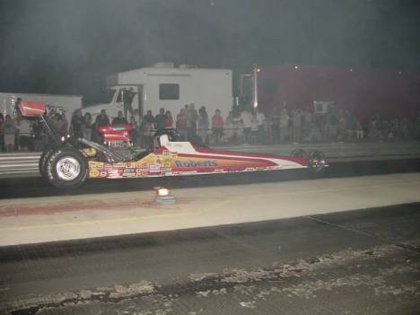 Local racer Larry Roberts stepped up to the challenge of facing Jim Dickey's awesome altered. Roger Richards photo