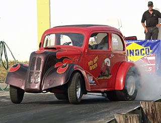 Danny Austin's "Red Hot Ryder" B/Gasser put on a great show. Photo by Fantasy Photos