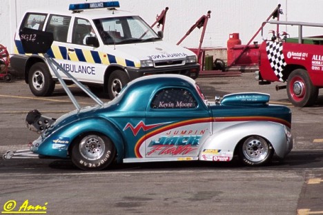 Kevin Moore's Jumpin' Jack Flash Willys at Avon Park, England. Photo by Anni Valder