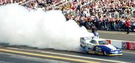 Tim Wilkerson lays down a fogbank! Photo by Tog