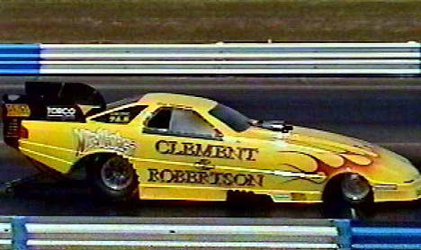 Joe Clement has once again taken the plunge, this time with a full blown Federal Mogul Funny Car effort. Photo thanks to Joe Clement