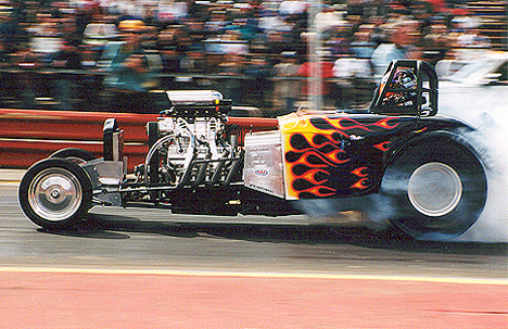 Bob Hensel's awesome altered haulin' the mail. Photo by Dragshots