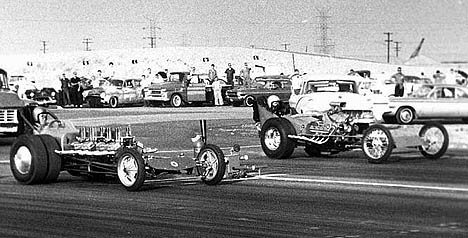 Lefty Mudersbach vs. Don Yates in Dick Goss's machine at San Gabriel 1962. Photo by Steve Gibbs