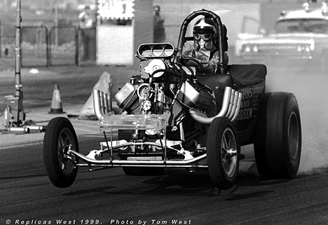 The Pipins and Green machine was a REAL Fuel Altered! Check out the clear front spoiler! Photo by Tom West