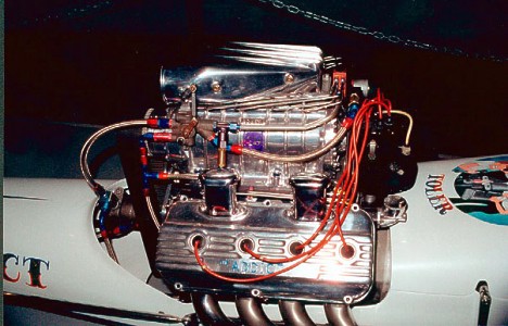 I'm Still Addicted -- the Blown 392 Hemi in Tom Toler's "Addict" fueler. Photo by Bruce Wheeler