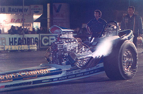 Keeling and Clayton's California Charger fueler at night. Photo thanks to Bob Plumer