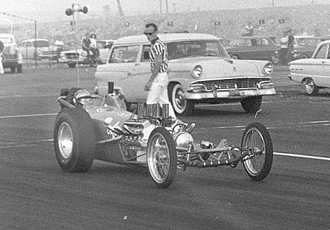 Bernie Mather, Jr.'s, car with Bob Truby on board at San Gabe 1962. Photo by Steve Gibbs