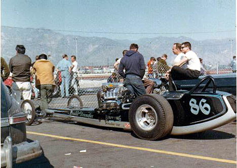 The Buehl and Stampher digger at Irwindale, January 1966. Photo by Paul Hutchins