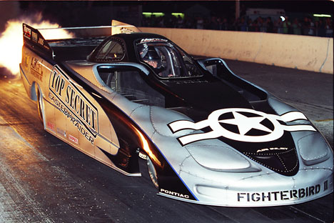 Al Hanna's Top Secret Eastern Raider thrills drag fans in the East. Photo by James Morgan