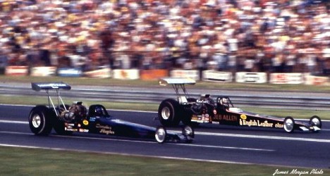 Richard Tharp shows his ON TRACK driving skills vs Jeb Allen, 1981. Photo by James Morgan