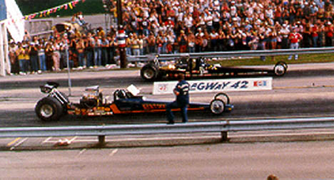 The Alcohol Dragster final had Dan Nimmo (near lane) defeating Kevin Geiger. Photo by Rick Howard