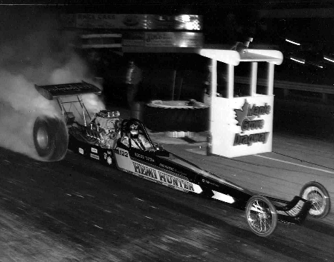 Roger Toth and the Hemi Hunter power past the Maple Grove starting line. Photo thanks to the Hemi Hunter