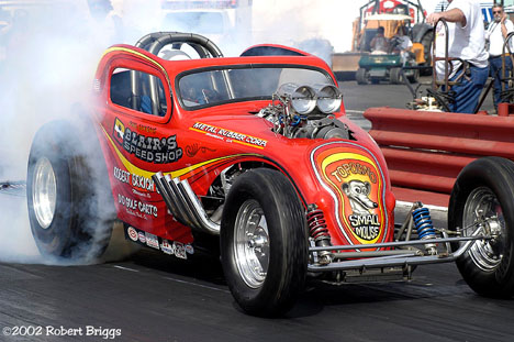 Nostalgia Eliminator 1 Phil Lukens on a Friday afternoon burnout at the 2002 CHRR. Photo by Robert Briggs