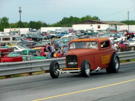 Dave Cox's Flattop II looked cool, but was shaking out the bugs. Roger Richards photo