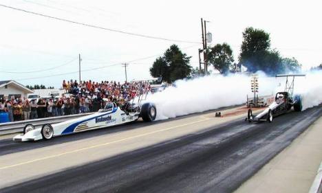 Todd Bauknecht and Rick Murry burnout prior to their first match. Brian Wood photo